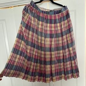 Pleated skirt
